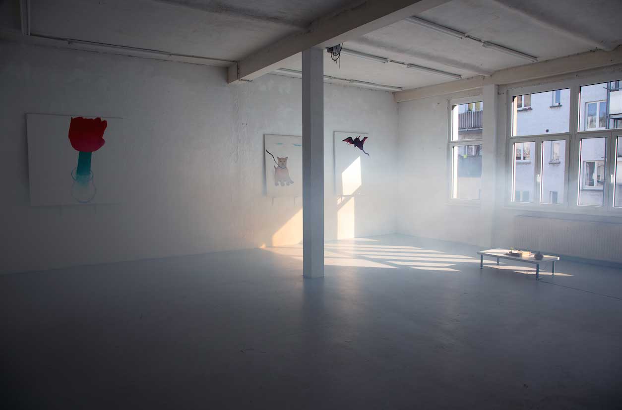 Swan, Lee, Nice Wellbeing Spa with Something in the Mist, Ausstellungsansicht, 2019, Boppstraße Atelier